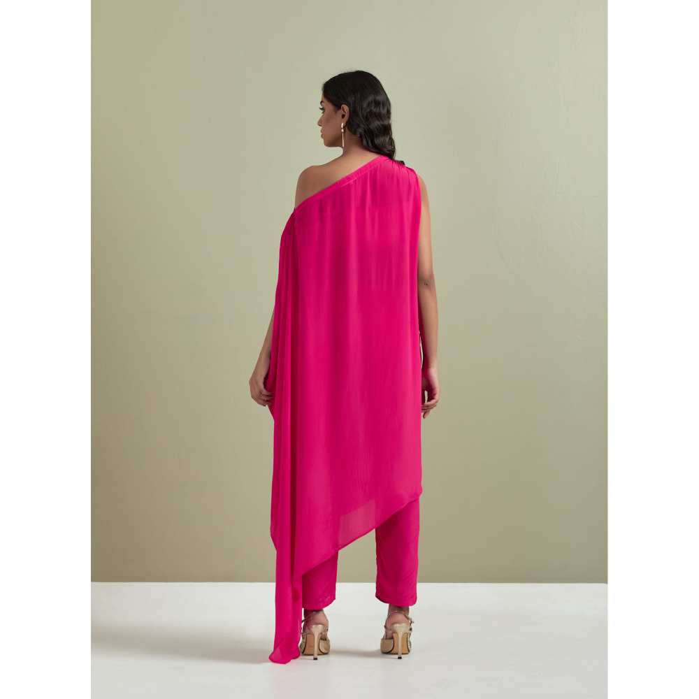 Priya Chaudhary Pink Embroidered Crepe Kurta
