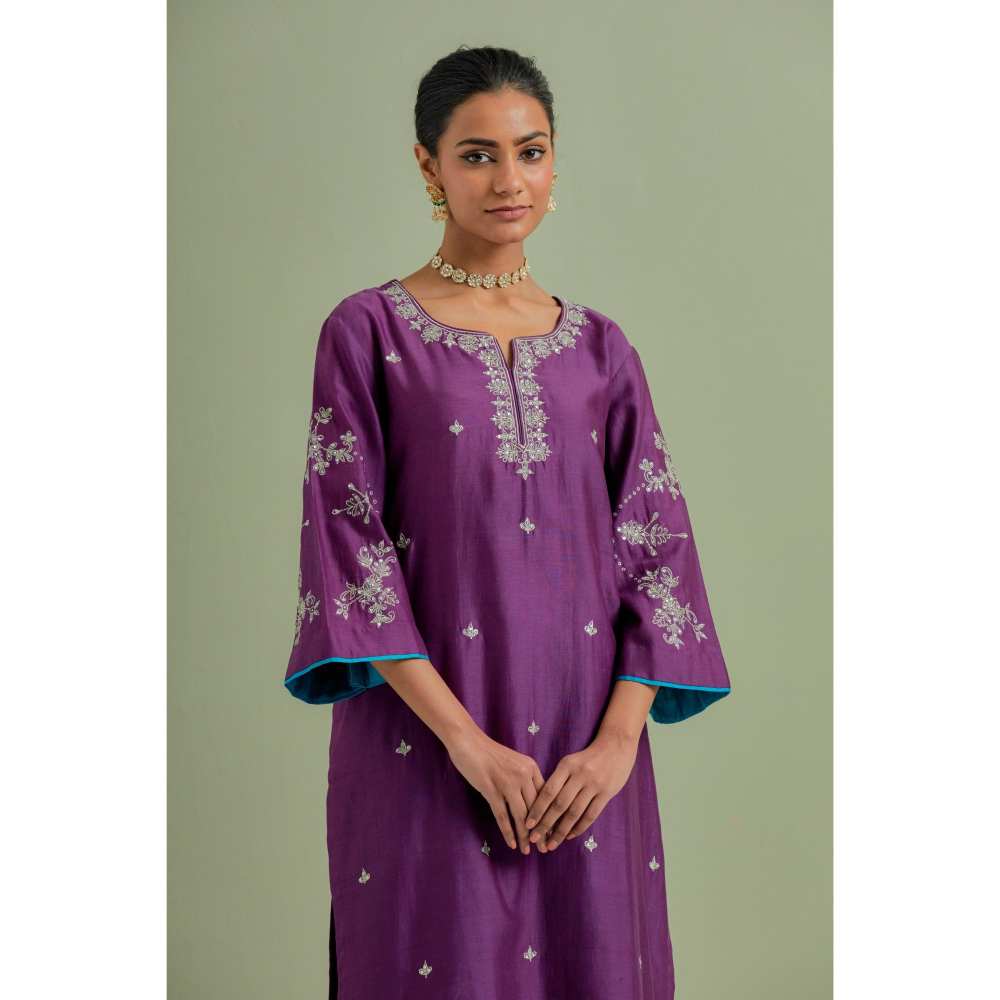 Priya Chaudhary Purple Embroidered Chanderi Silk Kurta