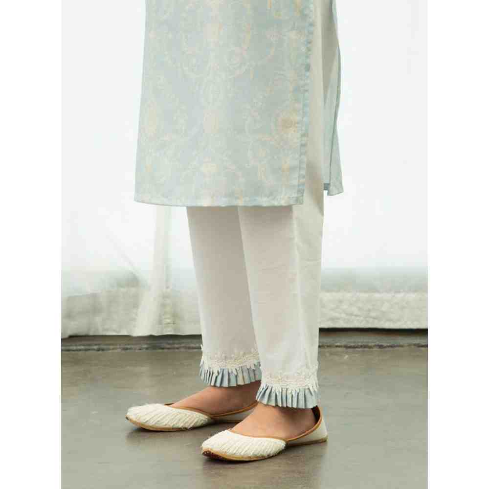 Roze Nazia Pant