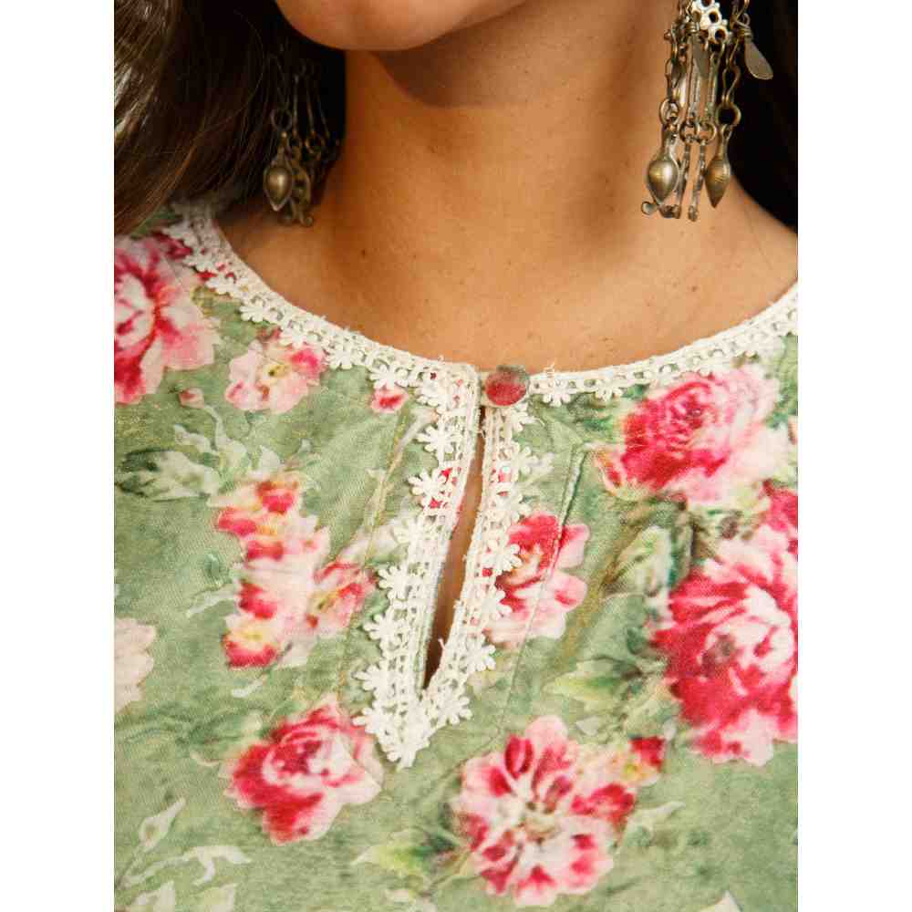 Roze Hayat Velvet Kurta