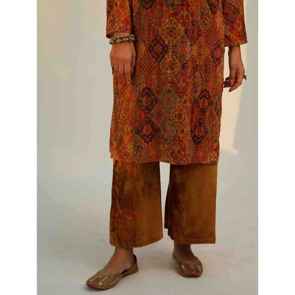 Roze Shiza Velvet Kurta