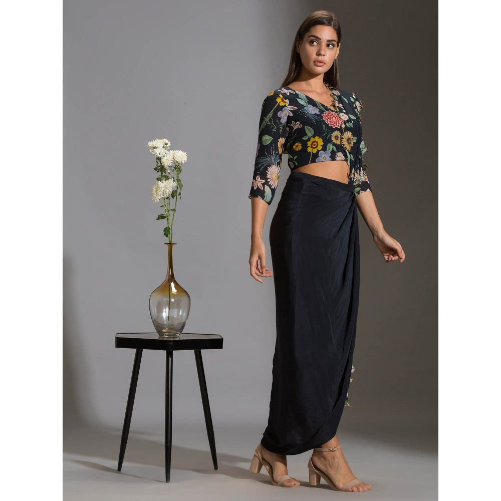 Soup By Sougat Paul Drape Saree With Cutwork Embroidery Paired With V Neck Blouse (Set of 2)