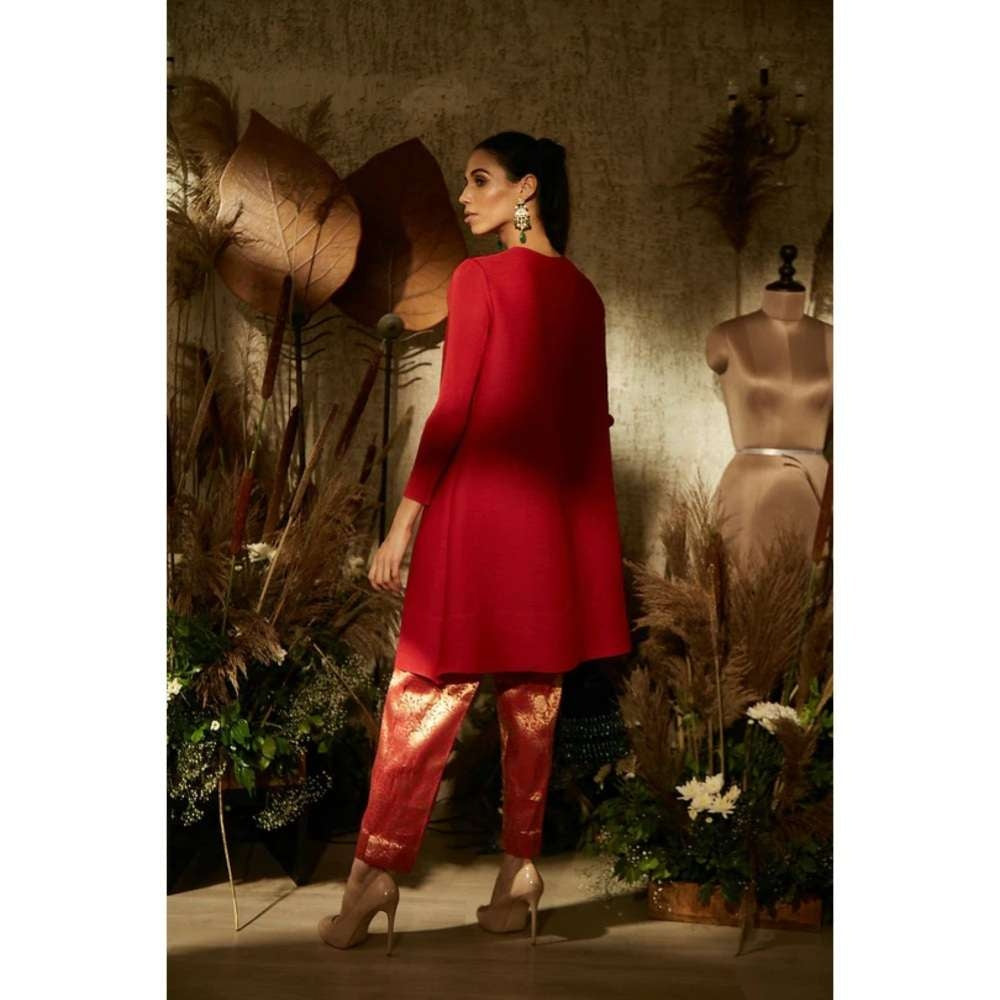 TASUVURE Elegant Pleated & Brocade Tunic - Red (Set of 2)