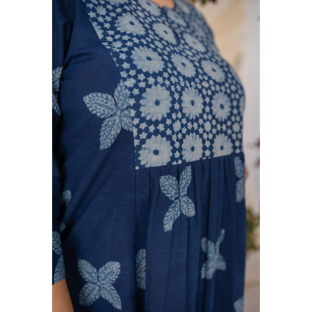 The Indian Ethnic Co. Blue Dabu Cotton Kurta
