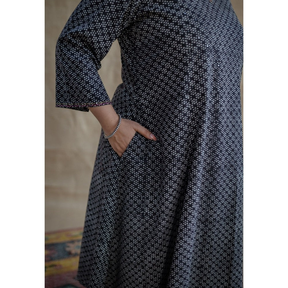 The Indian Ethnic Co. Jhilmil Cotton Kali Printed Kurta