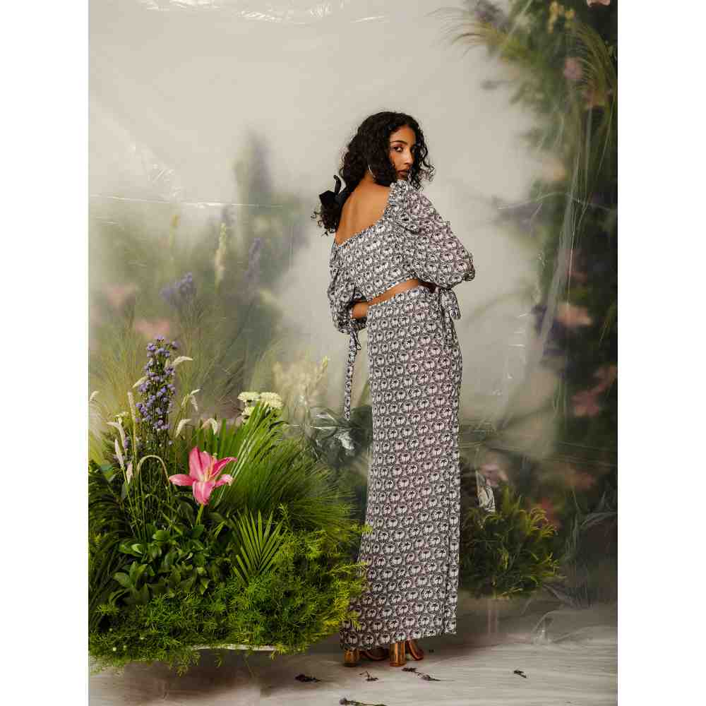 THE IASO Black & White Toyo Matching (Set of 2)