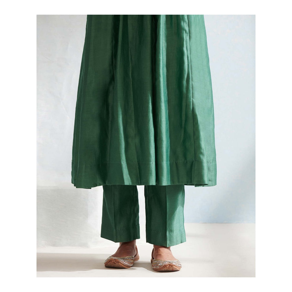 WeaverStory Green Handloom Chanderi Kurta with Plain Pants & Blue Printed Dupatta (Set of 3)