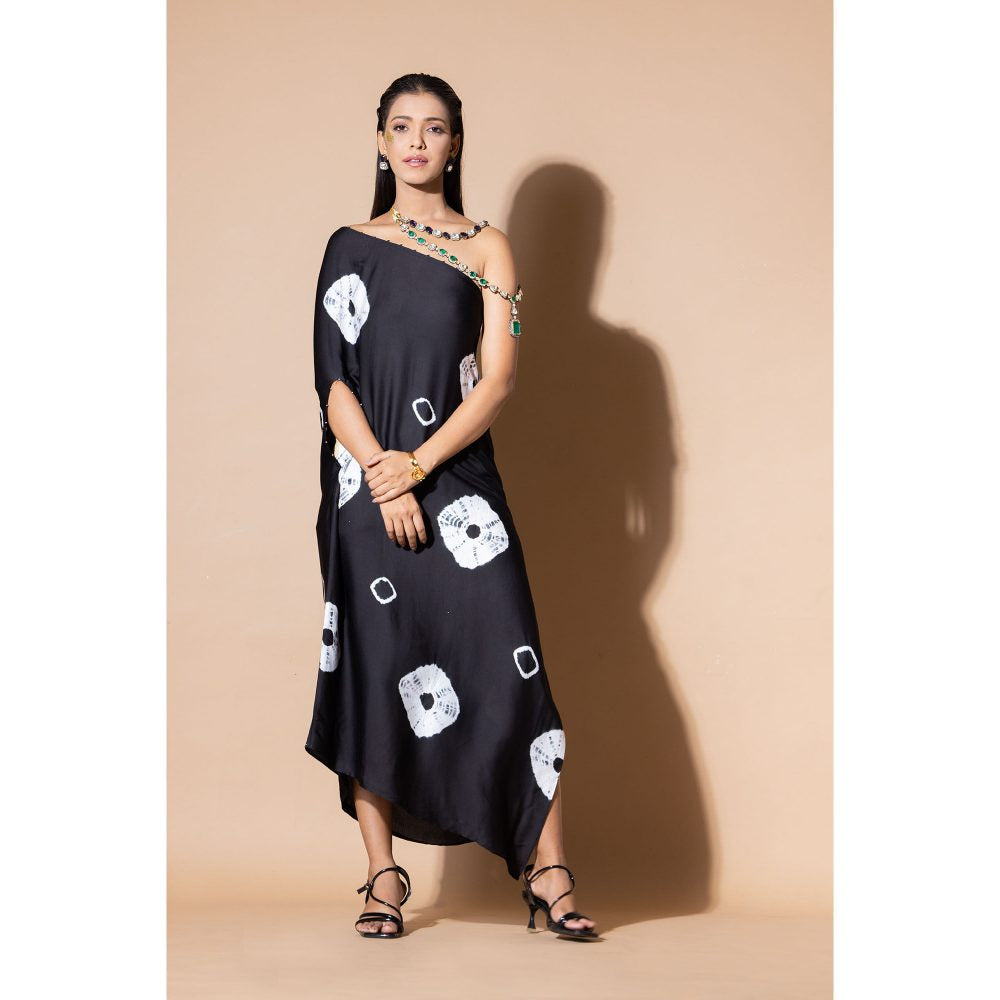 Zeefaa Black Lining Off Shoulder Kaftan – Nykaa Fashion