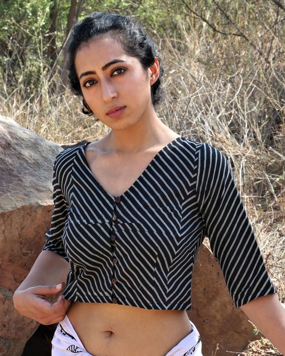 Chidiyaa Black Cotton Blouse