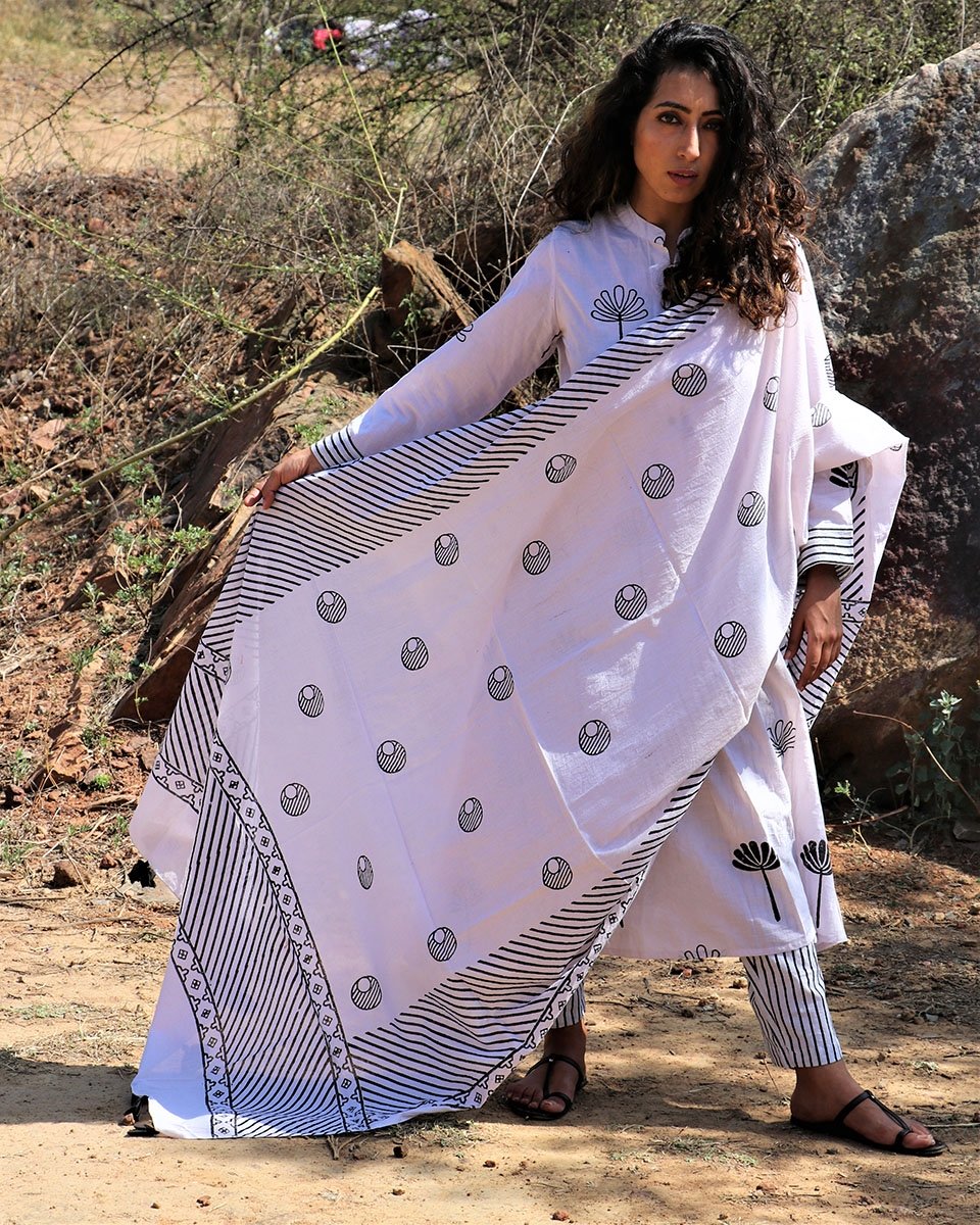 Chidiyaa White Cotton Dupatta