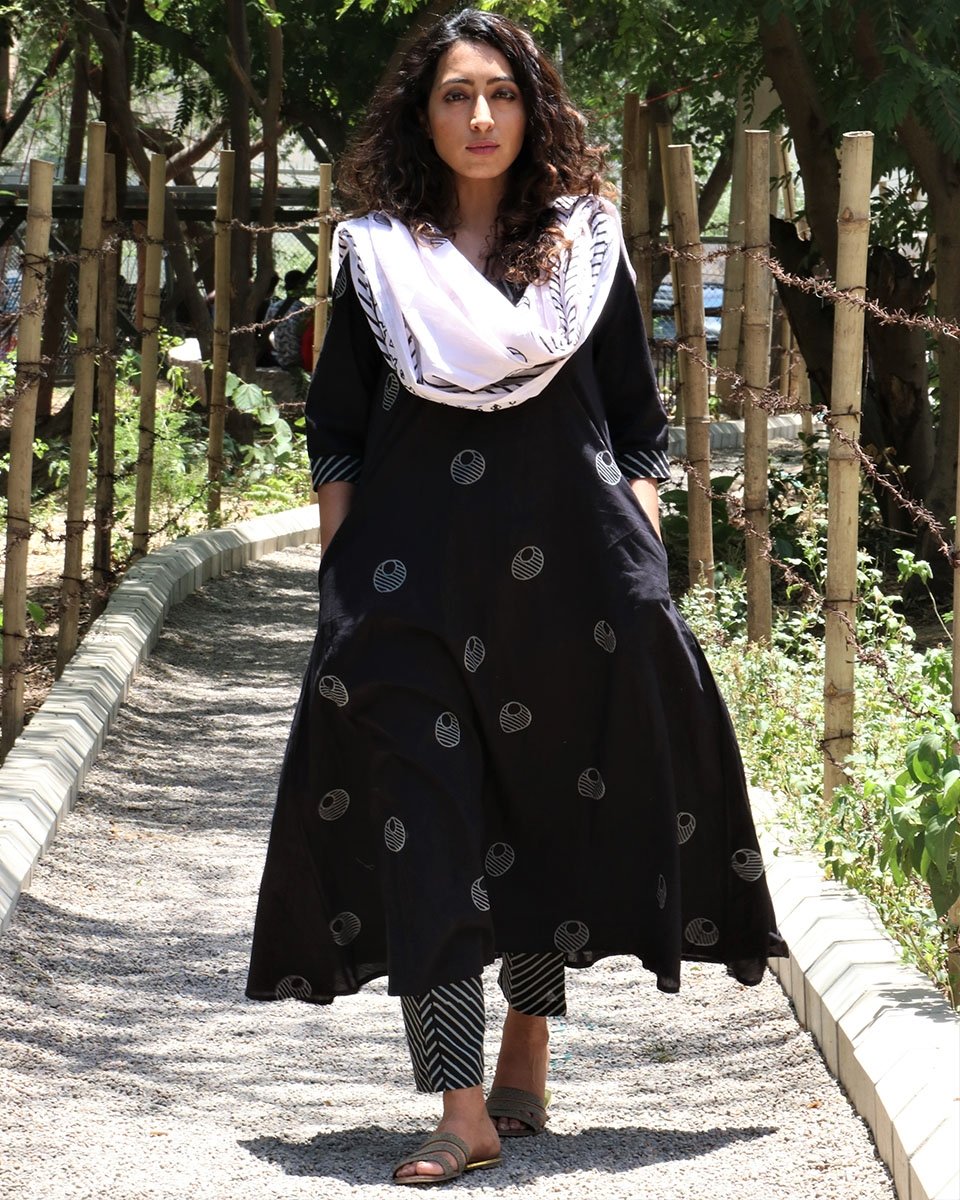 Chidiyaa Black Cotton Pant