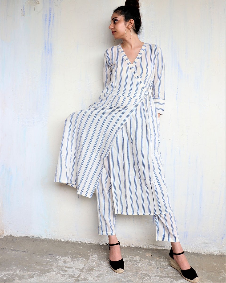 WHITE BLUE STRIP WRAP DRESS