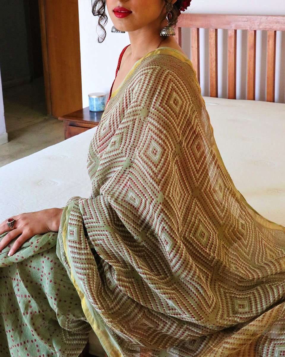 Chidiyaa Sab Green Block Printed Pure Handwoven Linen Saree