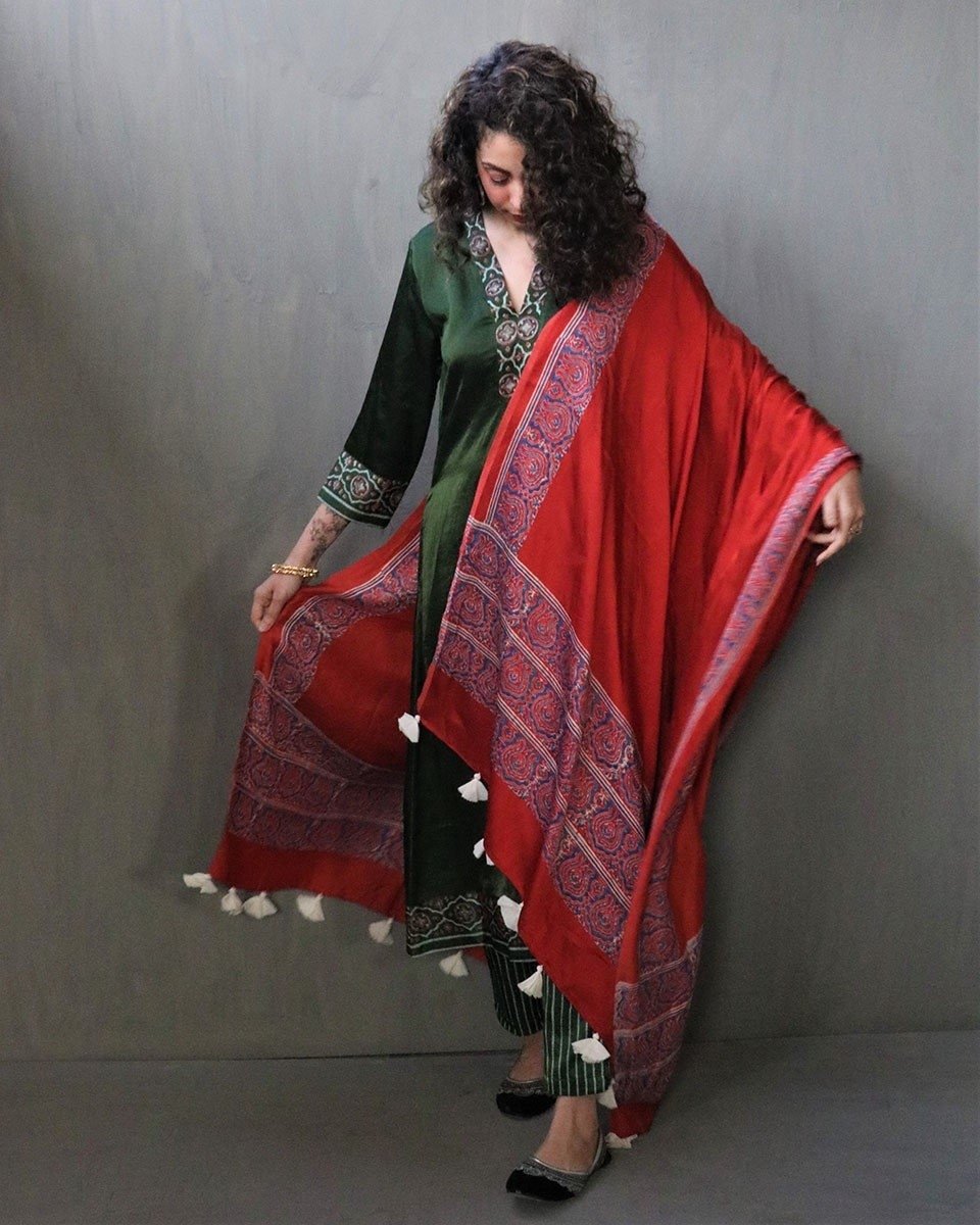 RED BLOCKPRINTED MODAL SILK DUPATTA