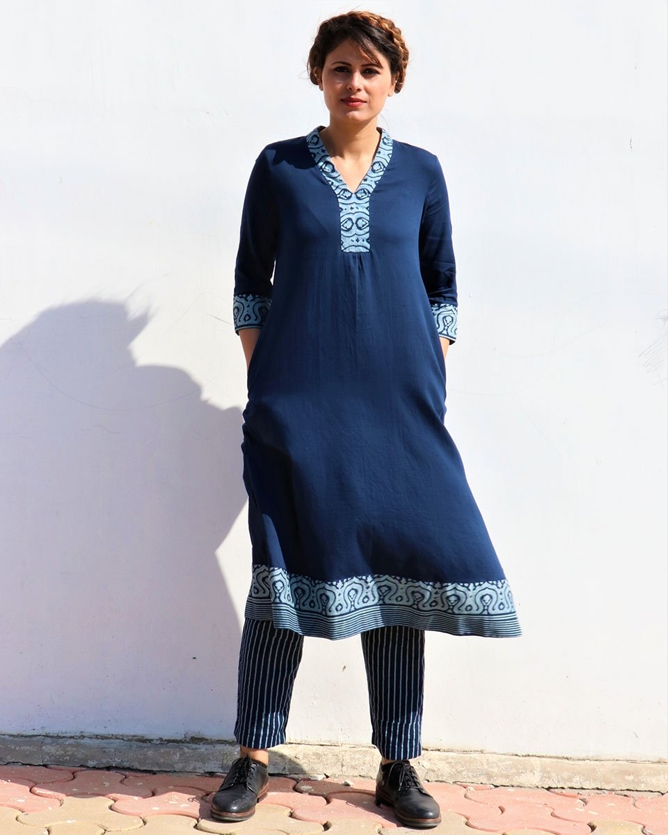 BLUE V NECK HANDPRINTED COTTON SILK KURTI