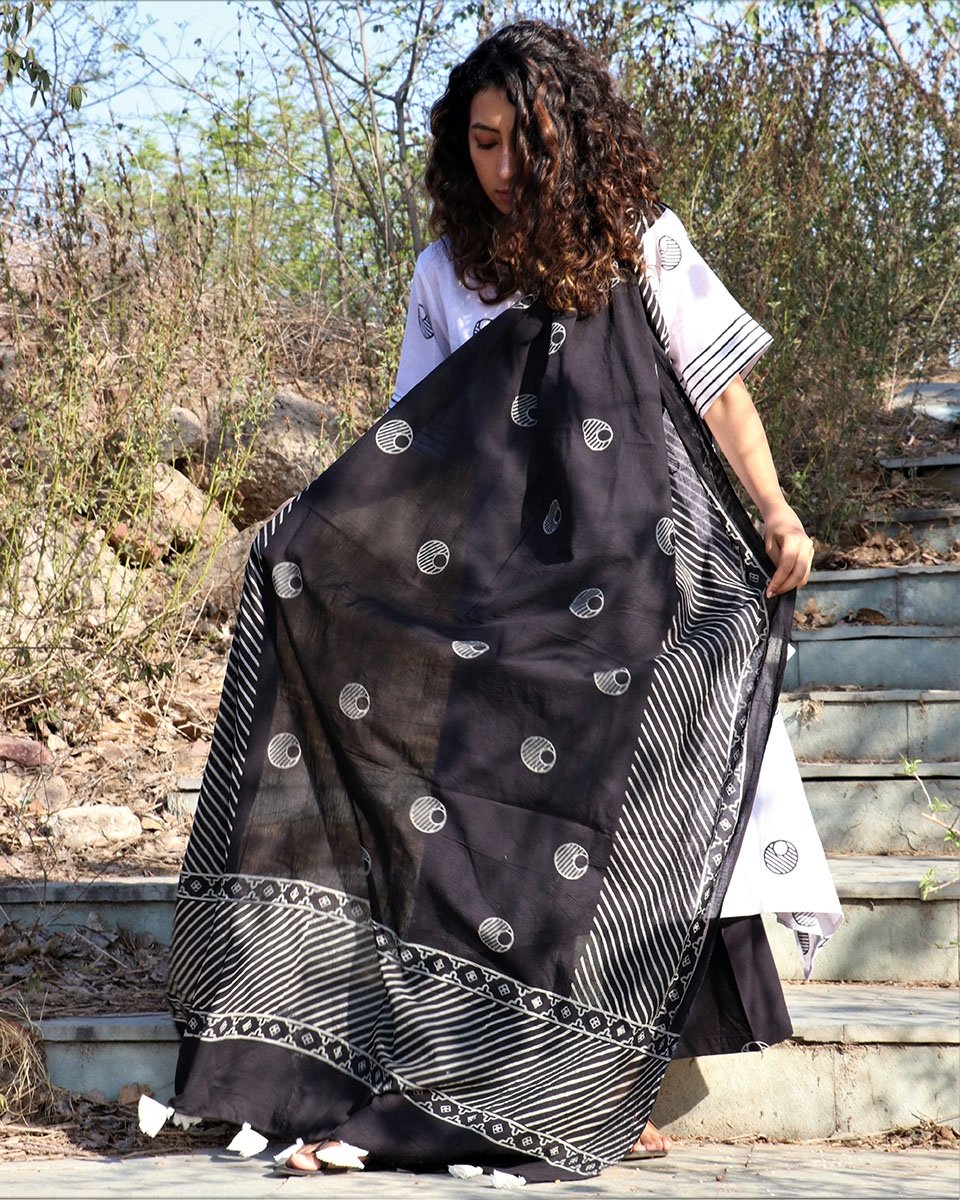 Chidiyaa Black Cotton Dupatta