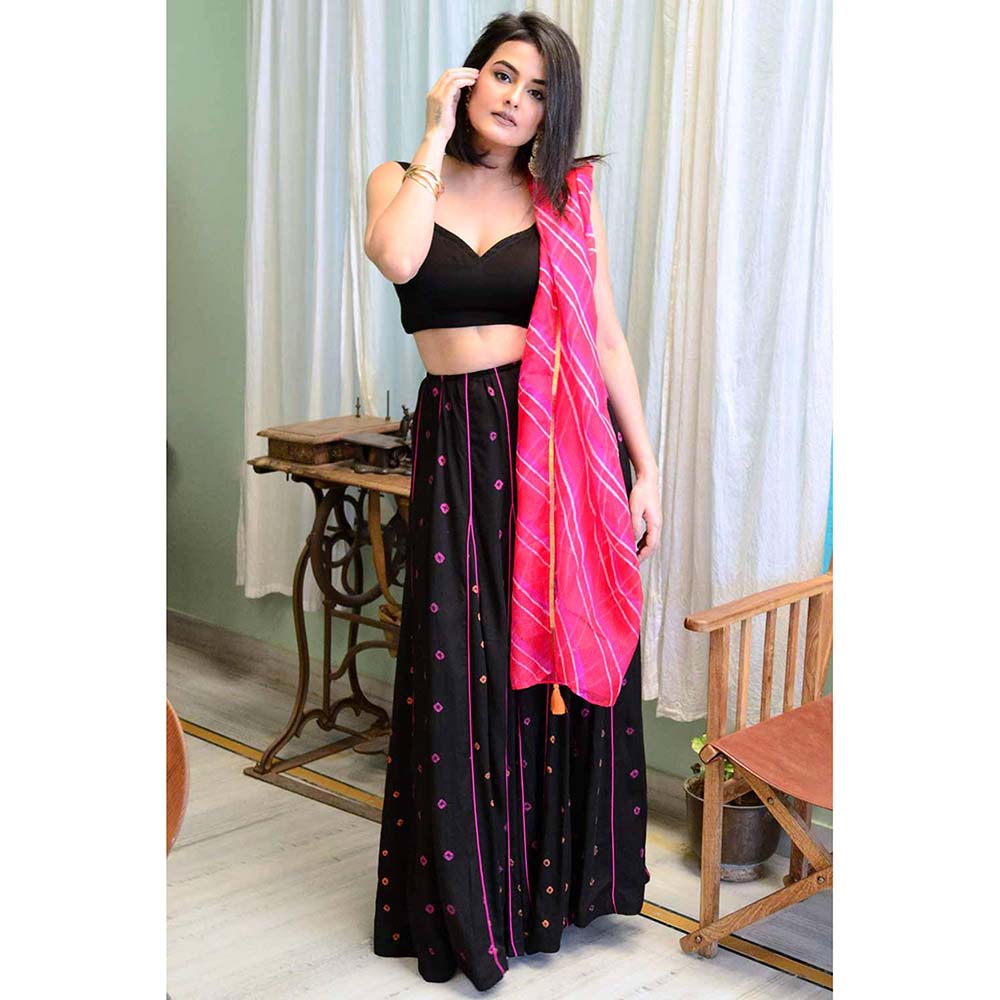 Aapro Label Black Bandhej Blouse With Lehenga & Dupatta (Set of 3)