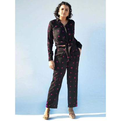 Aapro Label Bandhej Black Coordinated (Set of 2)