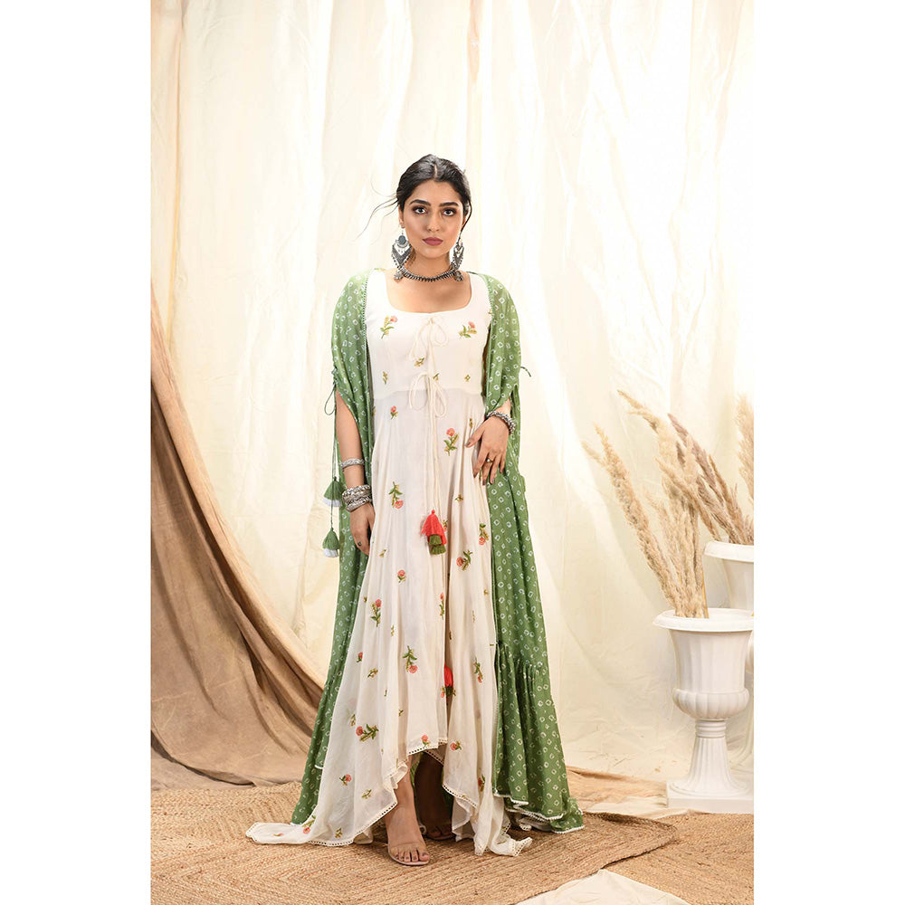 Aaryaa By Kashveen Kohli Off White Floral Embroidered Asymmetrical Dress With Bandhani Cape
