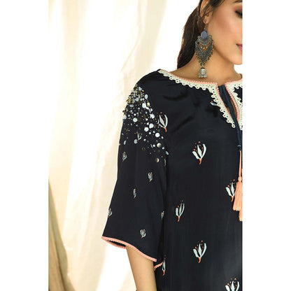 Aaryaa By Kashveen Kohli Black Midnight Motif Printed Kurta With Dhoti