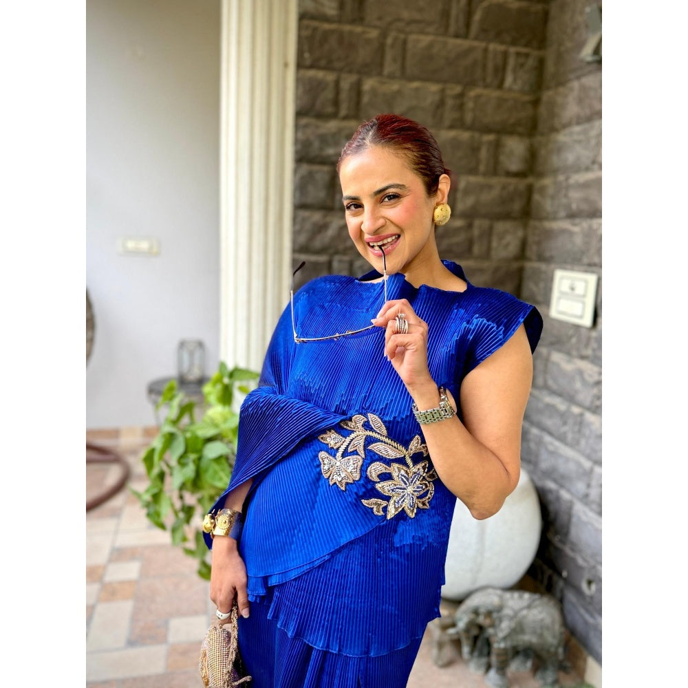 Aasabysimran Sapphire Embroidered Lunar Bloom In Electric Blue Top