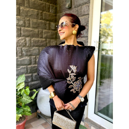 Aasabysimran Midnight Embroidered Lunar Bloom In Black Top