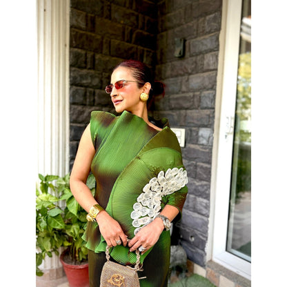 Aasabysimran Emerald Lunar Bloom In Dark Green Top