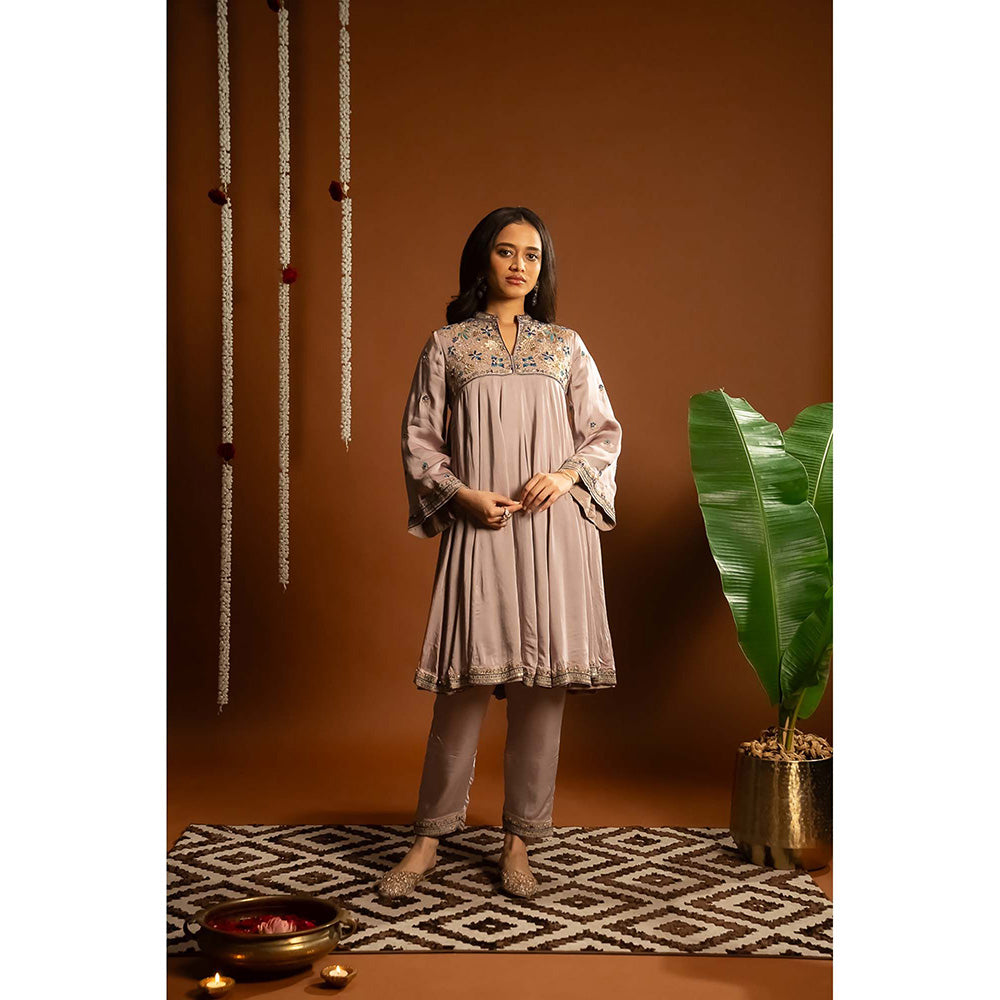 Aavya Store Mauve Pakistani Kurta with Pant and Dupatta (Set of 3)