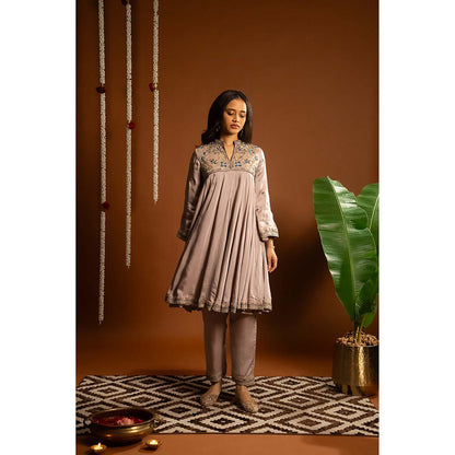 Aavya Store Mauve Pakistani Kurta with Pant and Dupatta (Set of 3)