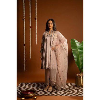 Aavya Store Mauve Pakistani Kurta with Pant and Dupatta (Set of 3)