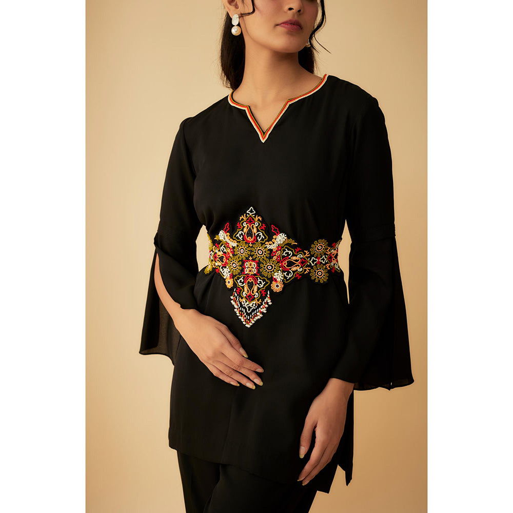 1999AD Black Georgette A Fully Embellished Kurti with Pant and Belt (Set of 3)
