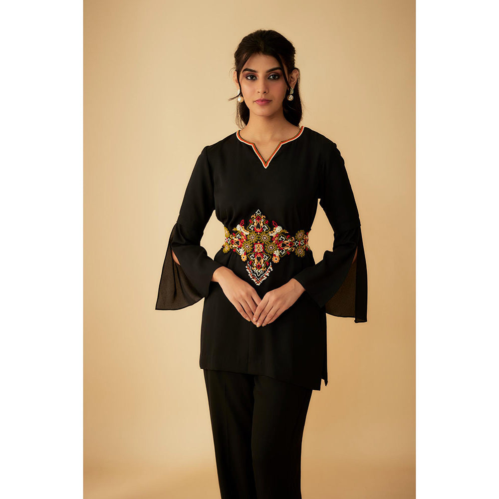 1999AD Black Georgette A Fully Embellished Kurti with Pant and Belt (Set of 3)