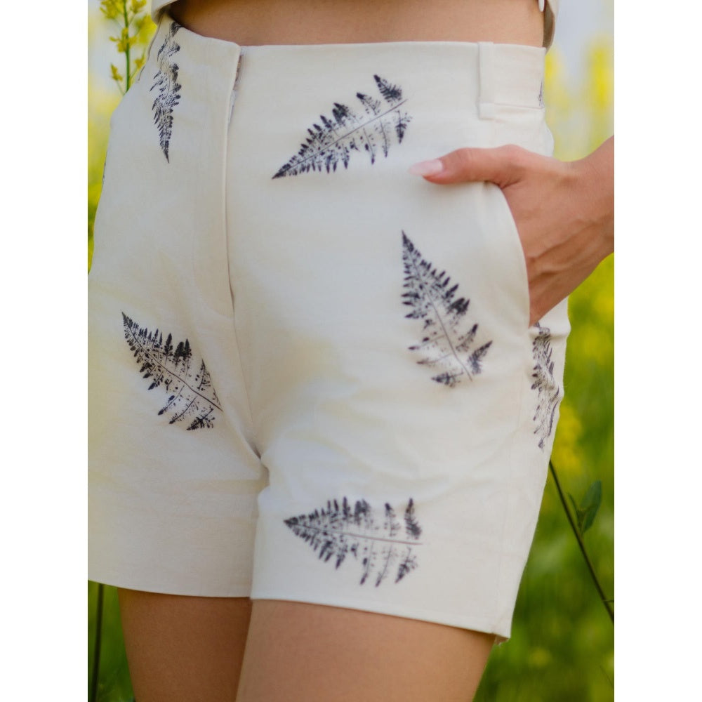 AFRIYA Monochrome Fern White Short