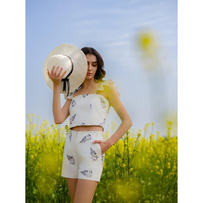 AFRIYA Monochrome Fern White Short