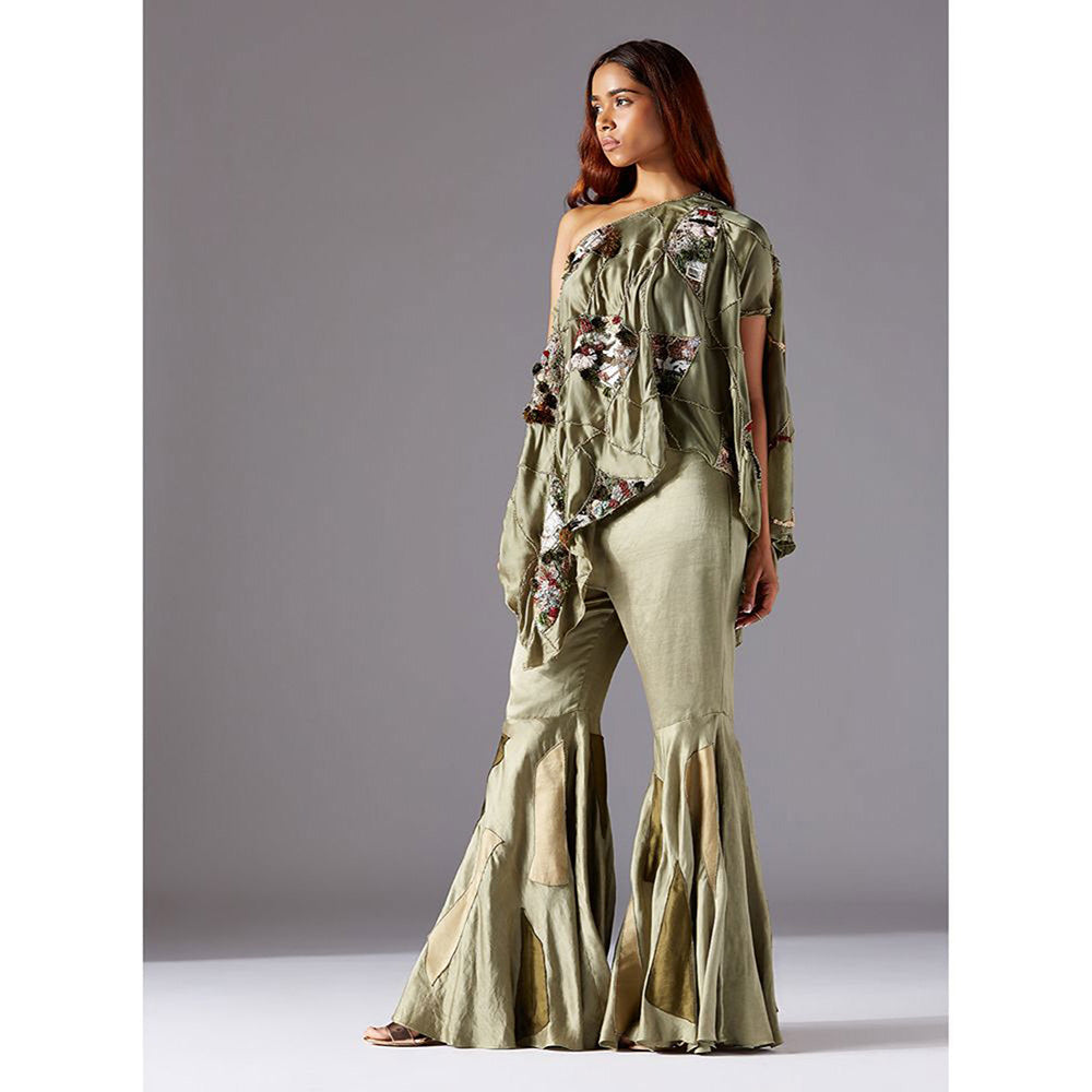 A Humming Way Topiary One Shoulder Cape With Mesa Sharara