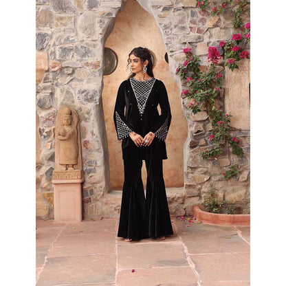 Ajiesh Oberoi Black Co-Ord (Set of 2)