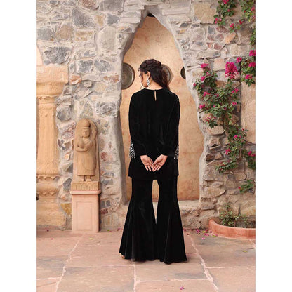 Ajiesh Oberoi Black Co-Ord (Set of 2)