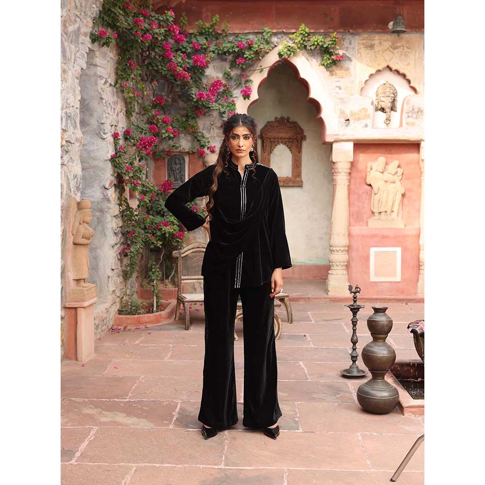 Ajiesh Oberoi Black Co-Ord (Set of 2)