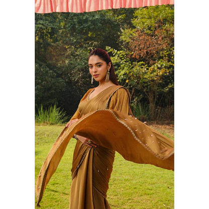 Ajiesh Oberoi Princess Sleeves Scalps Pre Stitched Drape Saree With Stitched Blouse - Gold