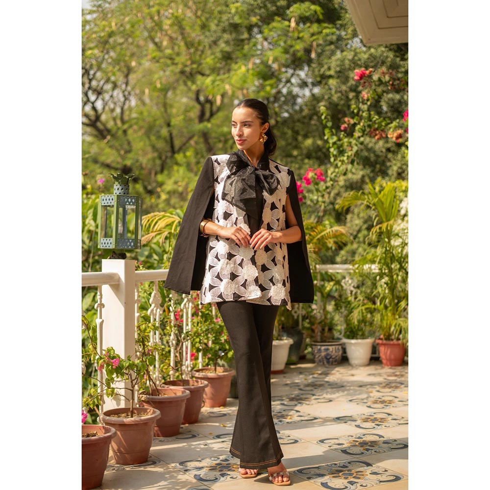 AKSH INDIA Roseate Black Lacework Co-Ord Set