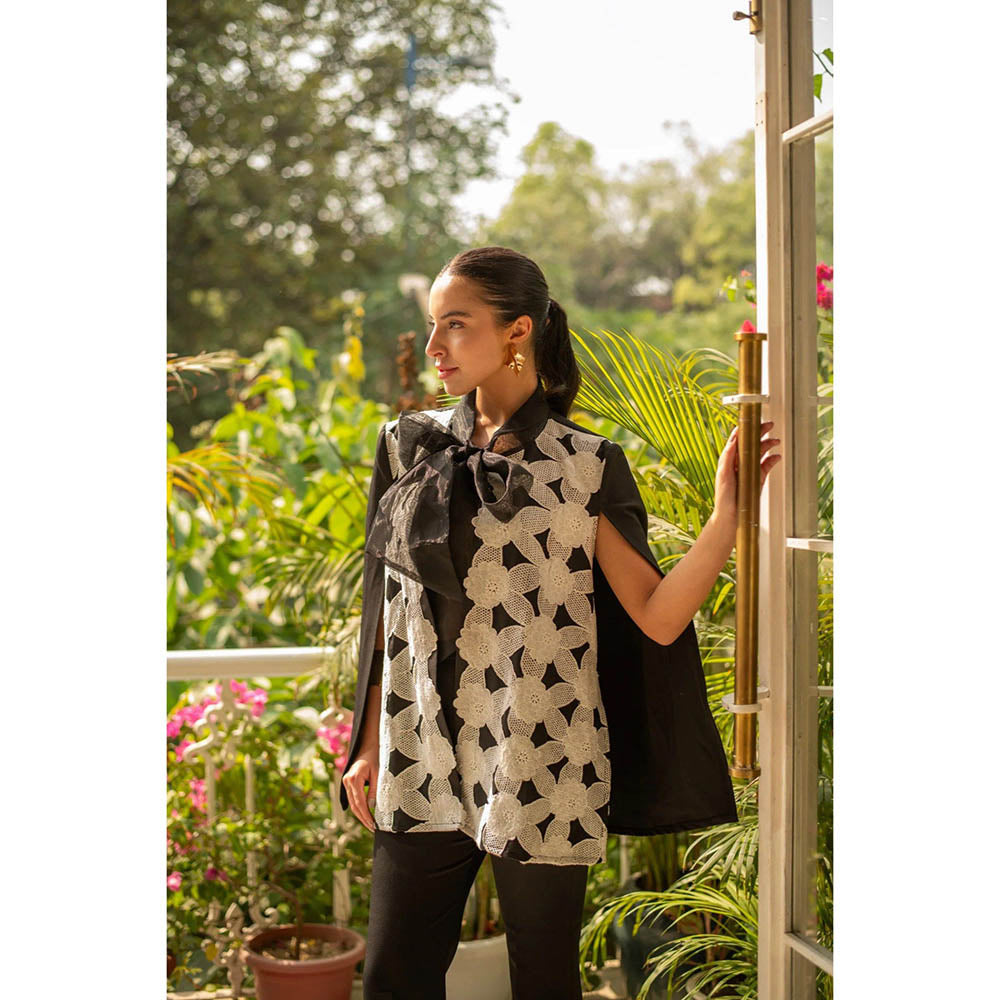 AKSH INDIA Roseate Black Lacework Co-Ord Set
