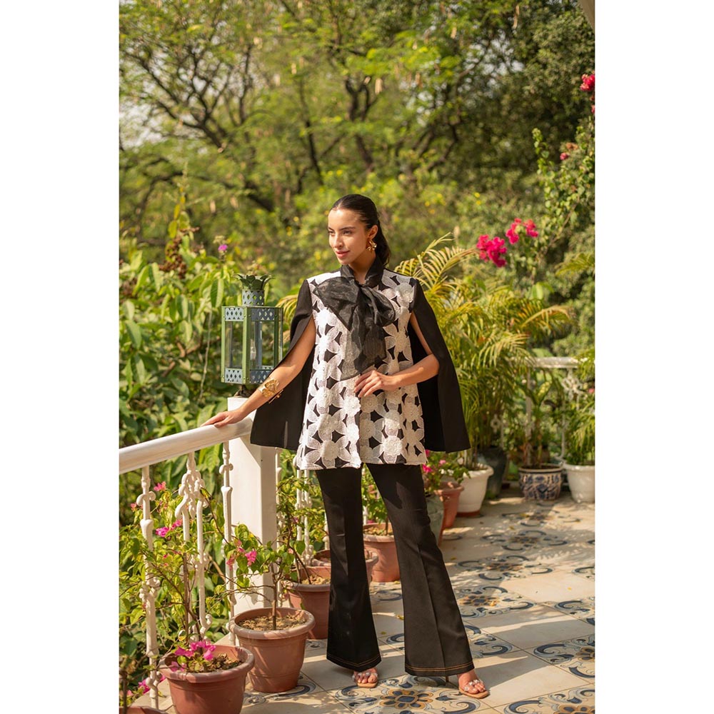AKSH INDIA Roseate Black Lacework Co-Ord Set