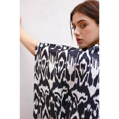 AlterEGO Mira Black Mughal Printed Co-Ord (Set of 3)