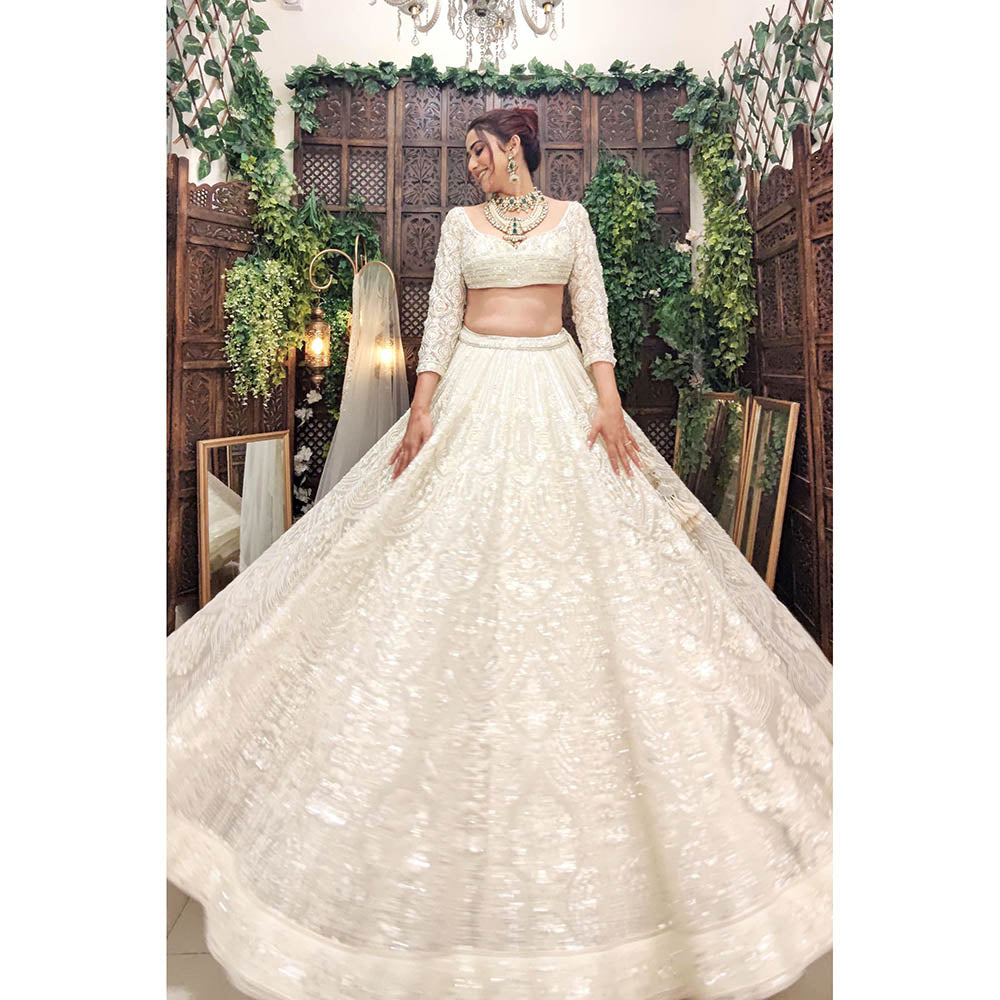 Amaltas Couture Kish Off White Modern Blouse with Lehenga and Dupatta (Set of 3)