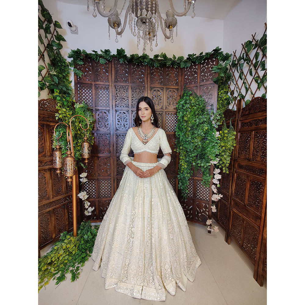 Amaltas Couture Esther Off White Modern Blouse with Lehenga and Dupatta (Set of 3)