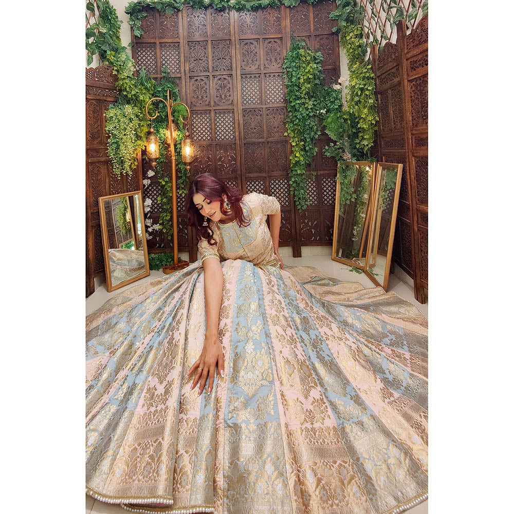 Amaltas Couture Aiza Banarasi Multicolor Embroidered Blouse with Lehenga (Set of 2)