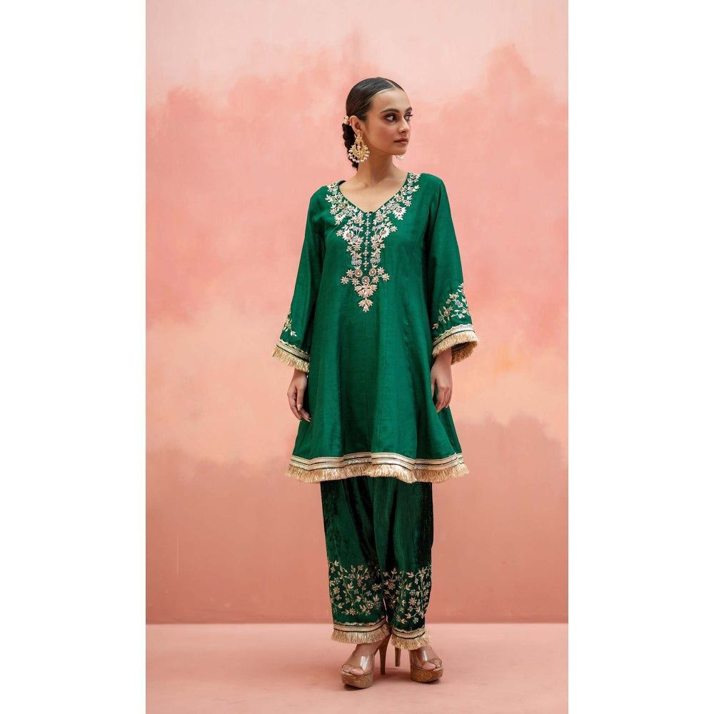 AM by Anita Mittal Green Firefly Kurta with Pant and Dupatta