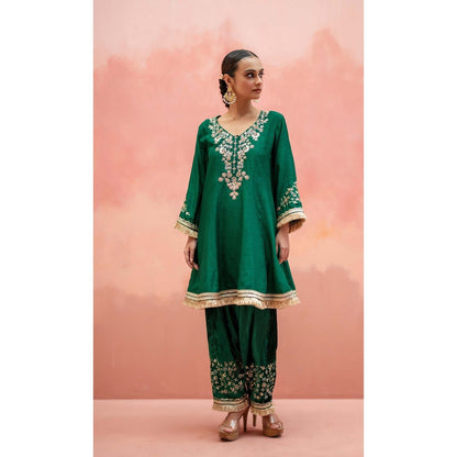 AM by Anita Mittal Green Firefly Kurta with Pant and Dupatta