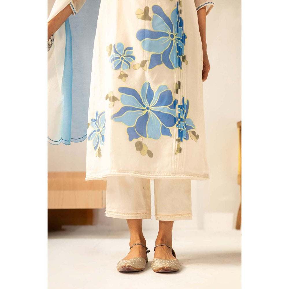 AM by Anita Mittal Off White Zoya Kurta with Pant and Dupatta