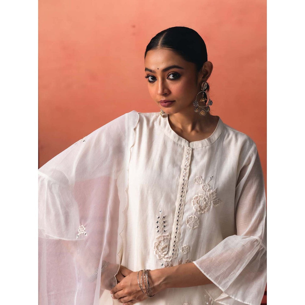 AM by Anita Mittal Off White Chanderi Ithr Kurta with Pant and Dupatta